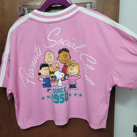 NWT. Peanuts Pink Girls' V-Neck Graphic Top - Picture 3 of 8